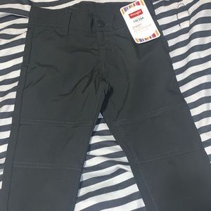 **BRAND NEW** Never worn black joggers 3T